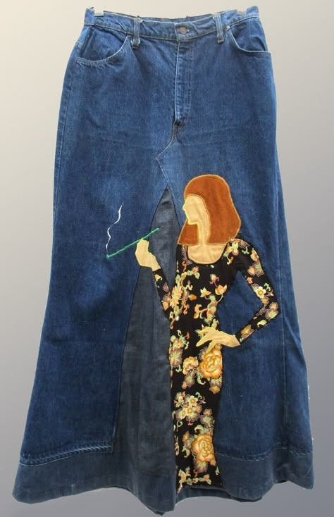 1970s Embroidery, Funky Style Outfits, Restyle Clothes, Skirt Embroidery, Denim Applique, Applique Clothes, Applique Skirt, Maxi Denim Skirt, Denim Maxi