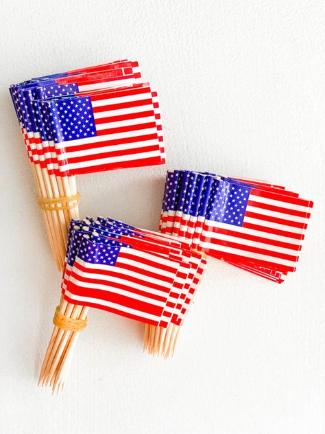 Patriotic American Flag Toothpick Wreath Gelish Nail Colours, Patriotic Front Porch, American Flag Wreath, Flag Wreath, Flag Coloring Pages, Party 2023, July Holidays, Diy Dollar Store Crafts, Patriotic Wreath