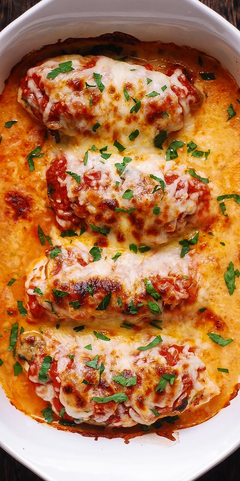 Baked Mozzarella Chicken with Mushrooms and Marinara Sauce #keto #lowcarb #highprotein Baked Mozzarella Chicken, Mozzarella Chicken Bake, Baked Mozzarella, Chicken With Mushrooms, Chicken Marinara, Mozzarella Chicken, Chicken Bake, Baked Chicken Breast, Mushroom Chicken