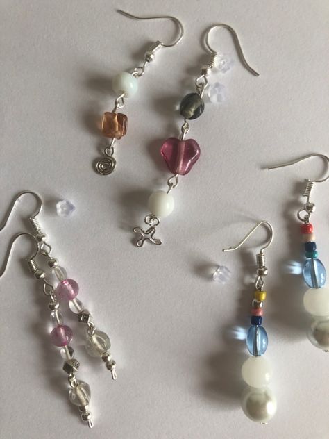 Homemade Earing Design, Homemade Earrings Aesthetic, Jewelry Diy Earrings, Selfmade Jewelry, Diy Earrings Pearl, Pearls Jewelry Diy, Hoop Earrings Diy, Homemade Earrings, Schmuck Diy