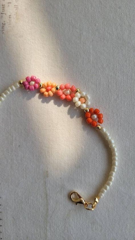 Beaded Sunflower, Daisy Flower Bracelet, Flower Beaded Bracelet, Sunflower Bracelet, Cute Friendship Bracelets, Diy Collier, Daisy Girl, Daisy Bracelet, Bead Loom Bracelets