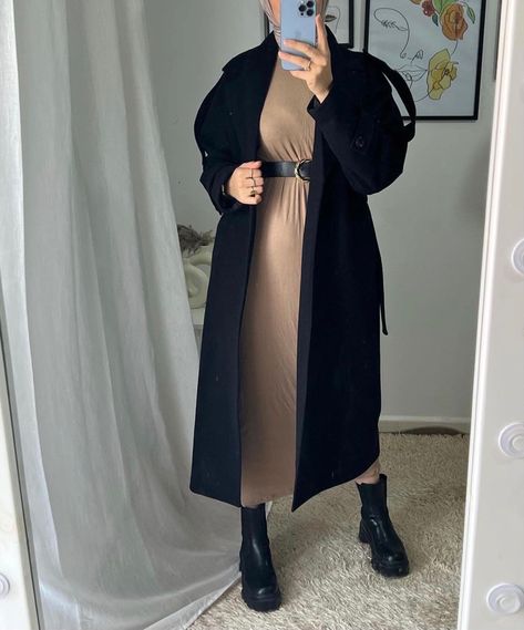 Modest Winter Outfits, Stylish Outfits Casual, Simple Frock Design, Estilo Hijab, Modest Casual Outfits, Stile Hijab, Outfits Hijab, Modesty Outfits, Muslim Outfits Casual