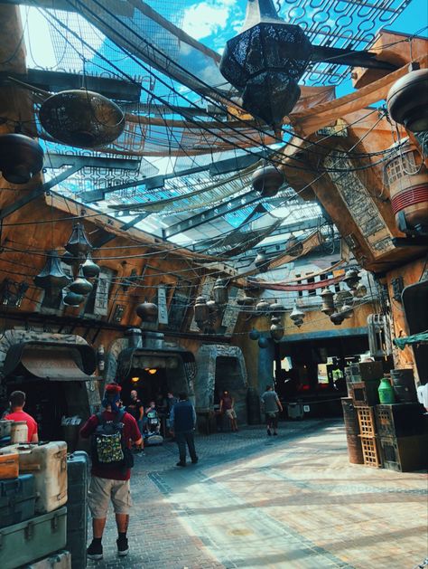 Galaxy’s Edge Photo Ideas, Disney World Galaxy Edge, Galaxy’s Edge, Disney Proposal, Fall Disney, Park Pics, Galaxy Edge, Galaxys Edge, Dream Holidays