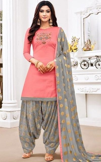 Latest Design of Patiala Salwar Suit Design Patyala Shalwar With Short Kameez, Kurti With Patiala Salwar, Patiyala Pants For Women, Salwar Suit Designs Latest Punjabi, Yellow Short Kurti, Patiyala Pant, Patiyala Suits Designer, Punjabi Kurti, Salwar Suit Pattern