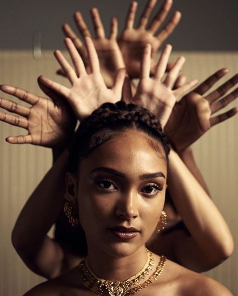 Joy Crookes, Photo Manga, Portrait Creative, Photography Journal, Dark Theme, Shotting Photo, Black Photography, Photoshoot Concept, Poses References