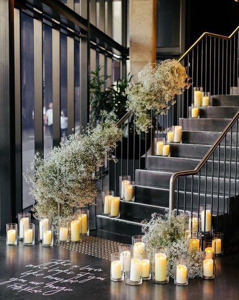 Wedding Staircase Decoration, Wedding Stairs, Wedding Staircase, Romantic Wedding Receptions, Wedding Entrance Decor, Staircase Decor, Stair Decor, Wedding Entrance, Salou