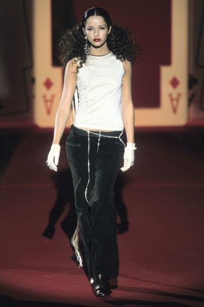 Diesel Runway 90s, 2000 Fashion Magazine, Diesel Outfit, 2000s Models, 90s Fashion Show, Real Reference, 2001 Fashion, 2000 Style, Dior Runway