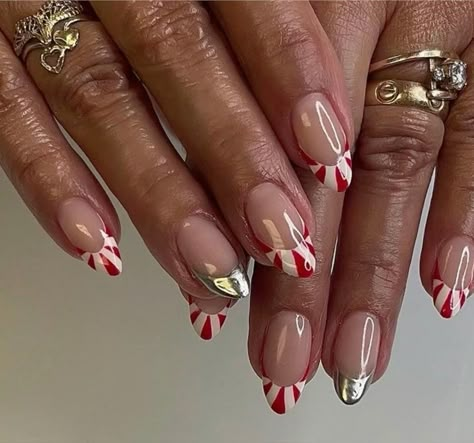 #acrylics #nails #christmas Candy Cane Nails, Xmas Nails, Fire Nails, Funky Nails, Dream Nails, Minimalist Nails, Chic Nails, Short Acrylic Nails, Best Acrylic Nails