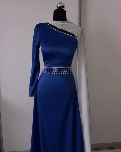 Dress Aesthetic Royal, Blue Abaya, Outfit Modest, Modest Dresses Fashion, Accessories Aesthetic, Bridal Dresses Pakistan, Eid Ramadan, Soiree Dress, Women Dresses Classy