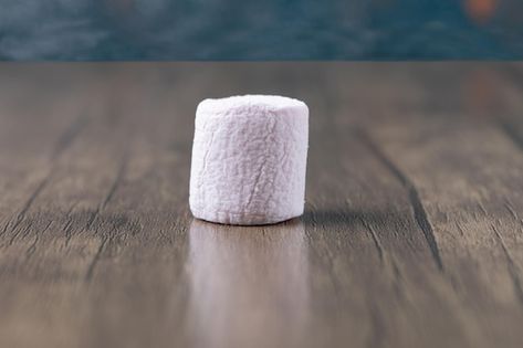 Free photo pink round marshmallow on woo... | Free Photo #Freepik #freephoto #dessert #sweets #patisserie #pastries Marshmallow Fluff Recipe, Corn Syrup Substitute, Marshmallow Fluff Recipes, Flavored Marshmallows, Fluff Recipe, Marshmallow Treats, Game Snacks, Marshmallow Creme, Doughnut Recipe