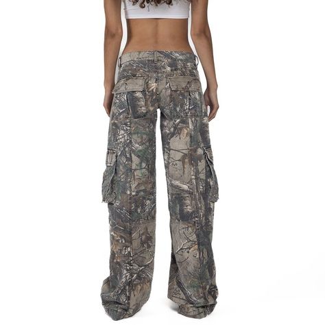 Camo Pants Outfit, Thrift Board, Tomboy Style Outfits, Camo Pants, Tomboy Fashion, Dream Clothes, Country Girls, Pants Outfit, Aesthetic Fashion