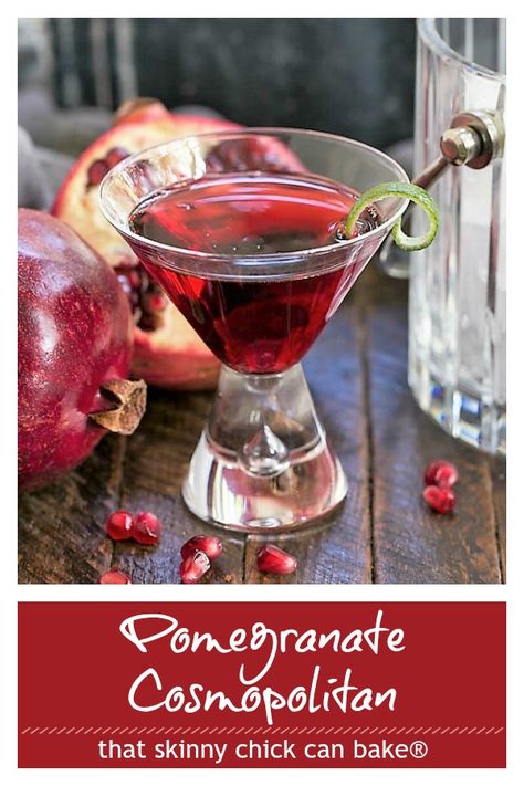 Pomegranate Cosmopolitan Cocktail - Adding pomegranate juice to the classic cosmopolitan recipe makes a vibrant cocktail that's perfect for holiday entertaining! #pomegranterecipe #cocktailrecipe #holidaycocktail #pomegranates #cosmos #howtomakeacosmopolitan #thatskinnychickcanbake Pomegranate Cosmopolitan, Pomegranate Drinks Cocktails, Classic Cosmopolitan Recipe, Friday Cocktails, Recipes Pakistani, Cosmopolitan Cocktail Recipes, Pomegranate Vodka, Cranberry Sangria, Cosmopolitan Recipe