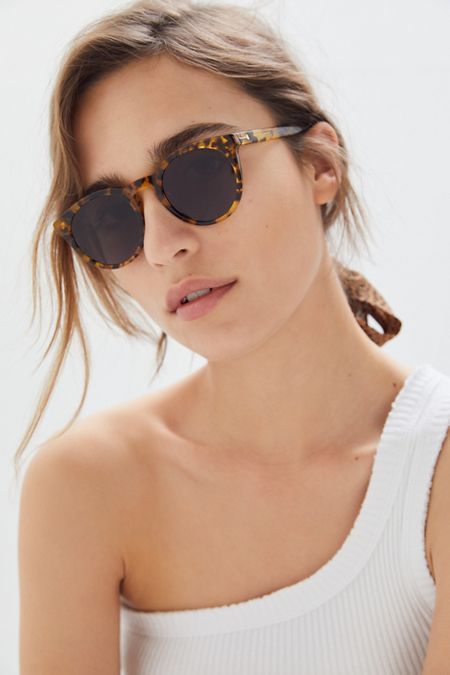 Crap Eyewear, Urban Outfitters Sunglasses, Ray Ban Sunglasses Sale, Throwing Shade, Round Sunglasses Women, Trendy Sunglasses, Round Sunglass Women, Ray Ban Sunglasses, Sunglass Frames