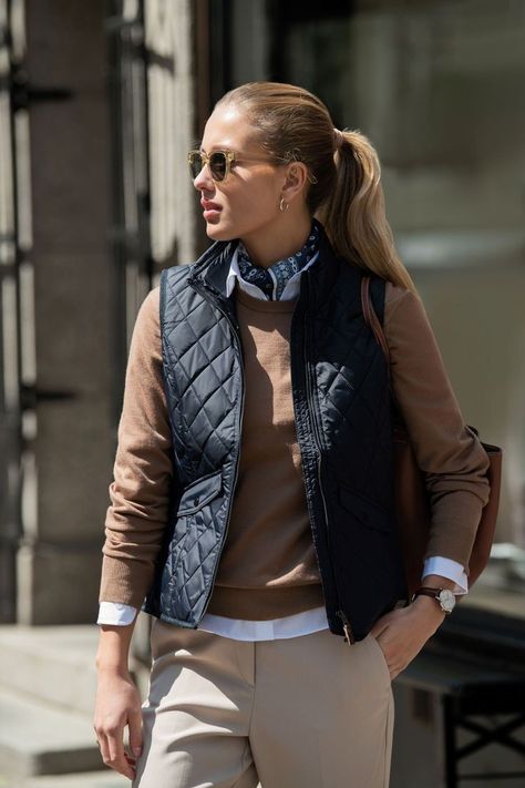 Gilet Outfit, Beige Hose, Quilted Gilet, High Neck Collar, Country Fashion, Vest Outfits, Cumbria, Classic Outfits, Fall Winter Outfits