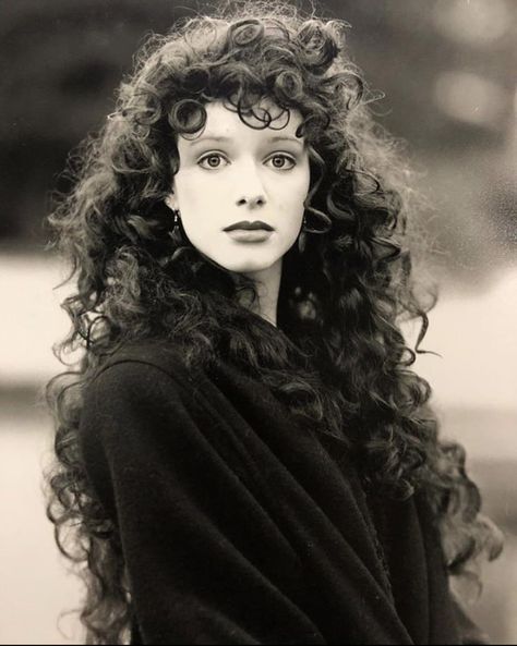 Curly Hair Reference Photo, Perms For Thick Hair Round Faces, Hair Reference Woman, Character Art Curly Hair, Woman Curled Up Pose, Women Hair Reference, Hair Reference Curly, Body Hair Reference, Christina Hendricks Young