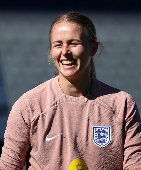 Hannah Hampton, Chelsea Women, England Women, Photos Of People, Free Prints, The Hamptons, Chelsea, Look At, Soccer