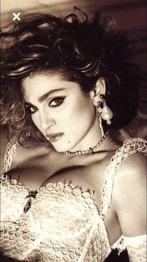 Madonna Marilyn Monroe, Madonna Like A Virgin, Madonna Fashion, 1980s Madonna, Madonna Looks, Madonna Music, Madonna 80s, Madonna Photos, Lady Madonna