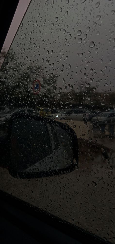 Rain Rainy Day Aesthetic Wallpaper Ipad, Rain Through Car Window, Rain Car Photography, Raining Car Window Aesthetic, Rainy Car Window Aesthetic, Rainy Car Ride Aesthetic, Driving In The Rain Aesthetic, Inside Car Pics, Rain Car Window