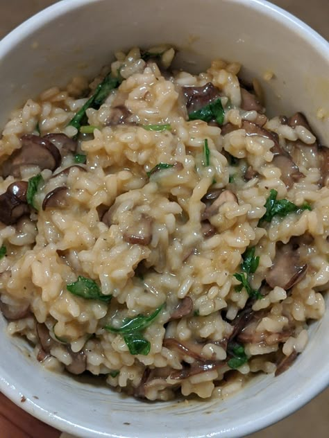 Mushroom Recipes Aesthetic, Risotto Aesthetic, Risotto Dinner, Pasti Fit, What Is For Dinner, Mushroom Risotto, Healthy Food Dishes, Healthy Food Motivation, Food Is Fuel