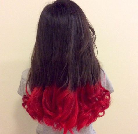 Red ends with dark brown hair when it is curled✨👌 Hair Dyed At The Ends, Bottom Red Hair, Black Hair Red Ends, Red Faded Hair, Red Ends On Black Hair, Brown Hair Red Ends, Red Ends Hair, Black Hair With Red Ends, Red Ends On Brown Hair