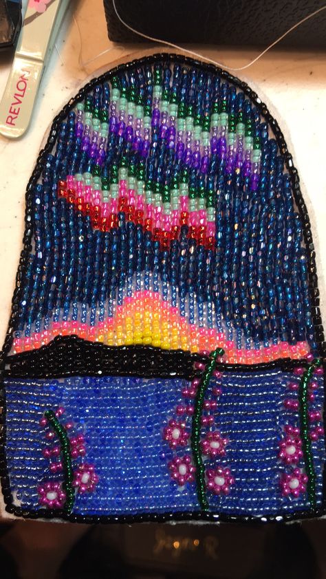 Northern Lights Beadwork, Beaded Northern Lights, Beaded Portraits, Beaded Paintings, Beaded Clothing, Diy Moccasins, Beaded Medallion, Native Beading, Native Crafts