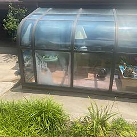 Sunroom windows looking foggy? Restore your solarium or greenhouse with new glass instead. Quick, affordable reglazing services let the sunshine back in. Window Sunroom, Sunroom Windows, Swimming Pool Enclosures, Oasis Pool, Double Pane Windows, Pool Enclosures, Sunroom Designs, Broken Window, Window Seal