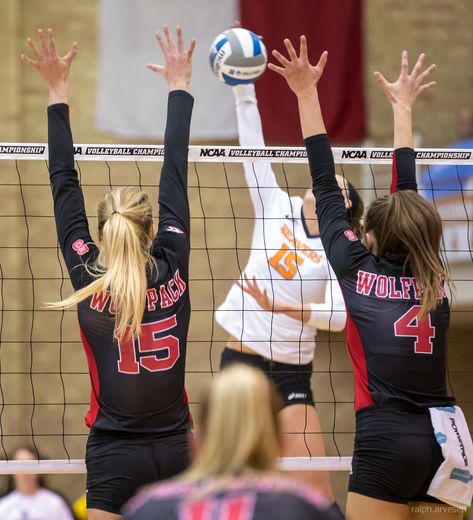 14 Spiking in Volleyball Tips: Great hitters have confidence in their ability to hit against any block.(Ralph Arvesen) 14 Spiking in Volleyball Tips That Quickly Improve Your Spike Skills Nc State Volleyball, Volleyball Hitter, Volleyball Spike, Volleyball Rules, Libero Volleyball, Spike Volleyball, Volleyball Positions, Volleyball Poses, Lycra Shorts