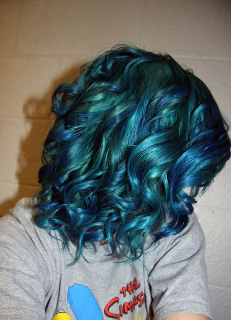 lovelydyedlocks:  special effects fishbowl, ion color brilliance brights aqua  Doing something similar on Sunday, but instead of the aqua I&... Curls Pictures, Blue And Green Hair, Teal Hair Color, Blue Green Hair, Peacock Hair, Gothic Hairstyles, Teal Hair, Hair Curls, Awesome Hair