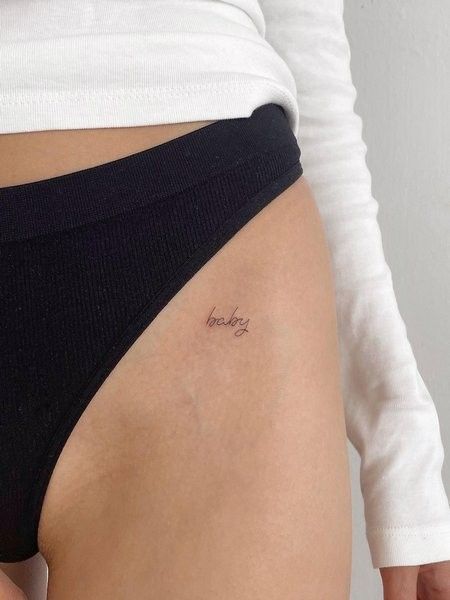 Simple Hip Tattoo, Small Side Hip Tattoos, Small Hip Tattoos Women, Tattoo On Hip Bone, Rose Tattoo On Hip, Flower Hip Tattoos, Side Hip Tattoos, Hip Tattoo Designs, Tattoo Spots