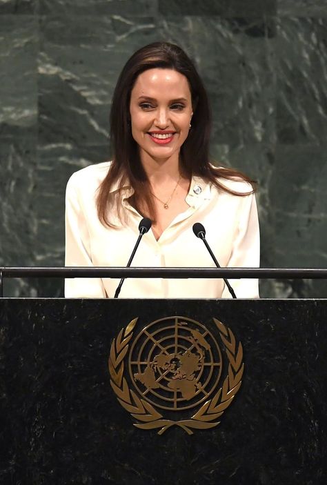 Working For The United Nations, Angelina Jolie Humanitarian Work, United Nation Aesthetic, Angelina Jolie United Nations, Angelina Jolie Unicef, Diplomacy Career Aesthetic, Humanities Aesthetic, Humanitarian Aesthetic, Diplomat Career Aesthetic