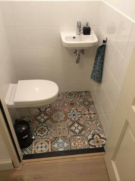 Tiny Bathroom Tile Ideas, Mini Toilet Design, Small Narrow Bathroom, Small Downstairs Toilet, Diy House Furniture, Bathroom Under Stairs, Toilet Room Decor, Small Bathroom Layout, Small Toilet Room