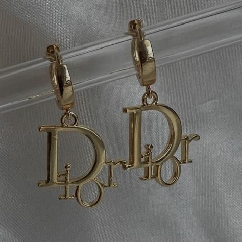 Designer Earrings Aesthetic, Dior Gold Earrings, Old Money Earrings, Bison Board, Rose Calloway, Dior Earrings, Silver Diamond Necklace, Earrings Aesthetic, Gold Jewelry Earrings