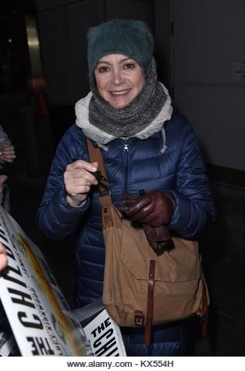 New York, NY, USA. 7th Jan, 2018. Francesca Annis, seen outside the Manhattan Theatre Club at Samuel J. Friedman Theatre after her play THE CHILDREN out and about for Celebrity Candids - SUN, New York, NY January 7, 2018. Credit: Derek Storm/Everett Collection/Alamy Live News Stock Photo - Alamy Francesca Annis, Lady Jessica, Celebrity Candids, January 7, Live News, Out And About, Manhattan, The Outsiders, Im Not Perfect