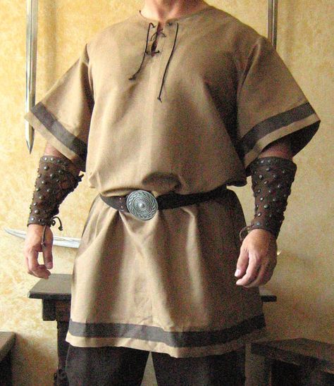 Hey, I found this really awesome Etsy listing at https://www.etsy.com/listing/90089712/medieval-celtic-viking-shirt-deluxe Medieval Theater, Costume Chevalier, Viking Halloween Costume, Vikings Halloween, Sca Costumes, Arte Viking, Costume Viking, Viking Cosplay, Viking Shirt