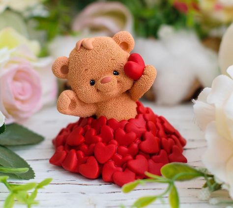 Profitable Crafts, Clay Bear, Clay Keychain, Polymer Clay Flower Jewelry, Clay Diy Projects, Clay Crafts Air Dry, Polymer Clay Dolls, Art Dolls Handmade, Cute Clay