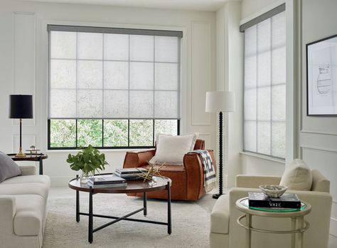 Roller Shades Living Room, Hunter Douglas Roller Shades, Black Window Treatments, Fabric Roller Shades, Cortina Roller, Black Window Frames, White Blinds, Solar Shades, Interior Windows