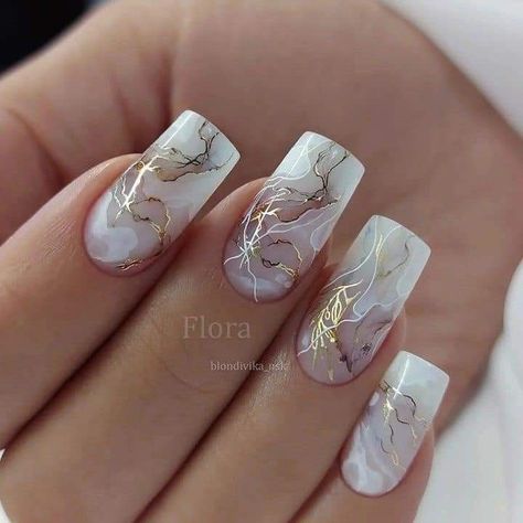 Garba Nails, Nude Nails With Nail Art, Brave Nails, Marble Nails White, Engagement Nails Designs, Paradise Nails, Nails Marble, Lace Nail Art, Unghie Sfumate