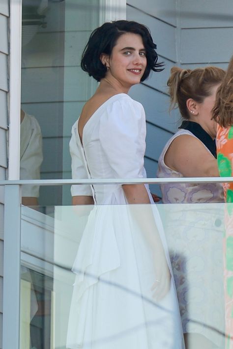 Bride With A Bob, Margaret Qualley Hair, Margaret Qualley Wedding, Bob Hair Wedding, Margaret Qualley Short Hair, Bridal Bob, Wedding Bob, Style Themes, Andie Macdowell