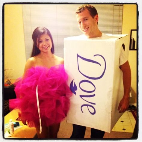 Our Halloween costumes this year; loofah and a bar of soap! Soap Costume, Loofah Costume, Easy Couple Halloween Costumes, Halloween Costumes Diy Couples, Girl Group Costumes, Pirate Halloween Costumes, Diy Kostüm, Hallowen Costume, Disney Halloween Costumes