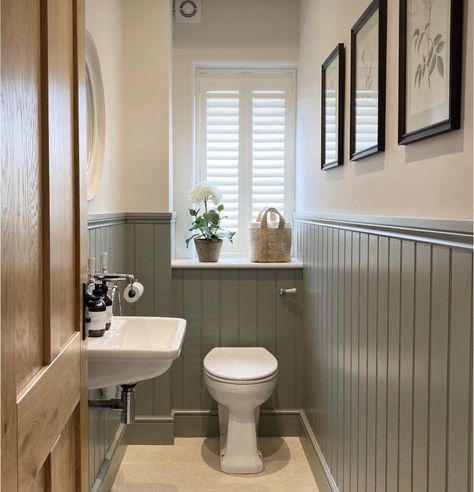 Small Cloakroom, Cloakroom Ideas, Small Downstairs Toilet, Cloakroom Toilet, Downstairs Cloakroom, Toilet Room Decor, Bathroom Paneling, Small Toilet Room, Small Bathroom Interior