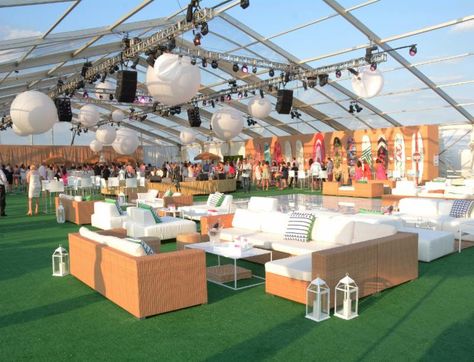 Rooftop Event Ideas, Festival Vip Lounge, Outdoor Vip Lounge, Outdoor Party Setup, Launch Event Ideas, Event Space Design, Graduation Party Table, Brunch Club, Events Place