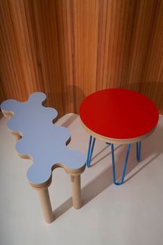 Wave Table Design, Blob Furniture, Unconventional Furniture, Hpl Furniture, Skin Cupid, Curvy Table, Funky Coffee Tables, Side Table Stool, Wiggle Wiggle