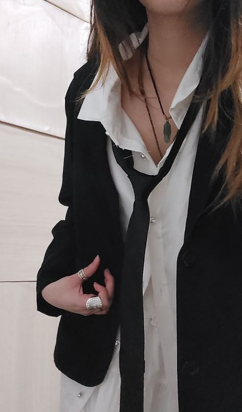 aesthetic crystals crystal necklace urban outfitters top white shirt oversized blazer black tie rings White Shirt And Black Tie Aesthetic, White Shirt Outfit Women Aesthetic, White Shirt With Necklace, Shirt With Tie Aesthetic, White Tie Outfits For Women, Womens Shirt And Tie Outfit, Outfit Ideas Black Button Up, Women Tie Outfit Aesthetic, Black Oversized Button Up