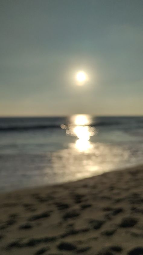 fondo de pantalla de la playa, arena y mar Blurry Beach Photos, Blurry Wallpaper Aesthetic, Blurry Aesthetic Photos, Blurry Wallpaper, Blurry Pics, Blurry Aesthetic, Blur Image Background, Blurry Background, Cute Home Screen Wallpaper