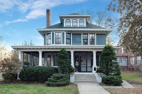 Four Square Homes, American Foursquare, Saint Paul Minnesota, Arts And Crafts House, St Paul Minnesota, Victorian Home, Craftsman Bungalows, Coffered Ceiling, Traditional Architecture