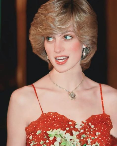 29 Classy And Timeless Princess Diana Haircuts Diana Haircut, Princess Diana Hair, Long Bobs, Hair Color Underneath, Layered Haircuts For Medium Hair, Princess Hairstyles, Very Short Hair, Haircuts For Medium Hair, Short Pixie Cut