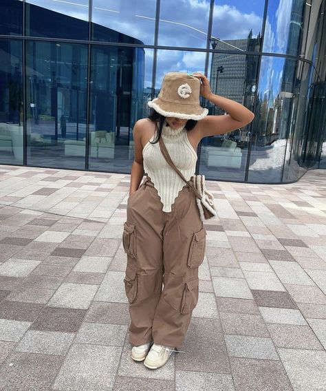 #cargos #cargo #pants #outfit #fit #ootd #outfitoftheday #outfitideas #outfitinspiration #outfitstyle #outfitideasforwomen #outfittrends Knitted Turtleneck, Turtleneck Outfit, Backless Crop Top, Flawless Beauty, Solid Clothes, Top Fabric, Casual Streetwear, Dress Codes, Fashion Pants