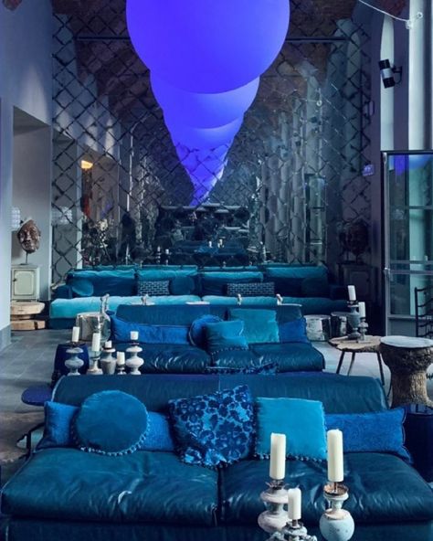 25 Hours Hotel, Florence Hotels, Divine Comedy, Paola Navone, Blue Lounge, 25 Hours, Heaven And Hell, Glass Roof, Blue Mirrors