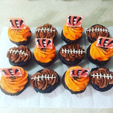 Cincinnati Bengals Party Ideas, Bengals Snack Ideas, Bengals Theme Party, Cincinnati Bengals Cupcakes, Cincinnati Bengals Food, Cincinnati Bengals Cake Ideas, Cincinnati Bengals Birthday Party Ideas, Bengals Football Party, Bengals Desserts