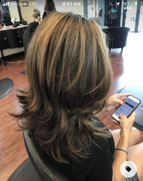 Dark Brown Shag With Highlights, Flipped Out Layered Hair, Brown Shag Haircut With Highlights, Medium Layered Wolfcut, Shag Haircut With Highlights, Wolfcut With Highlight, Dark Brown Caramel Highlights, Caramel Highlights Dark Brown Hair, Medium Brown Hair With Caramel Highlights